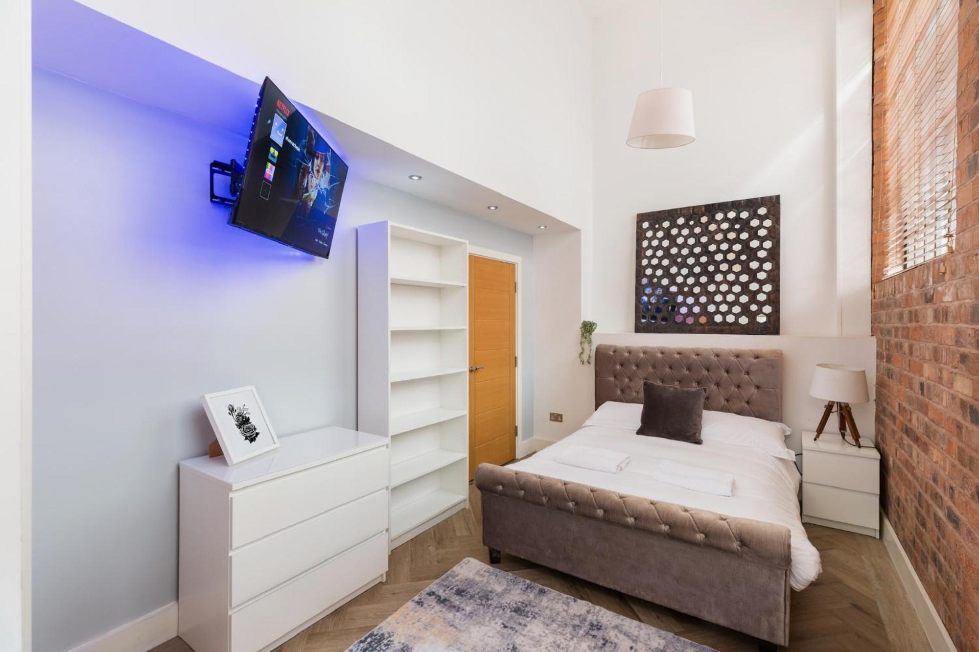 High End Luxury Townhouse In Jq, 4 Bedrooms, Flat Screen Tv In All Rooms, Free Parking, Near Birmingham City Centre Deposit Required Zewnętrze zdjęcie