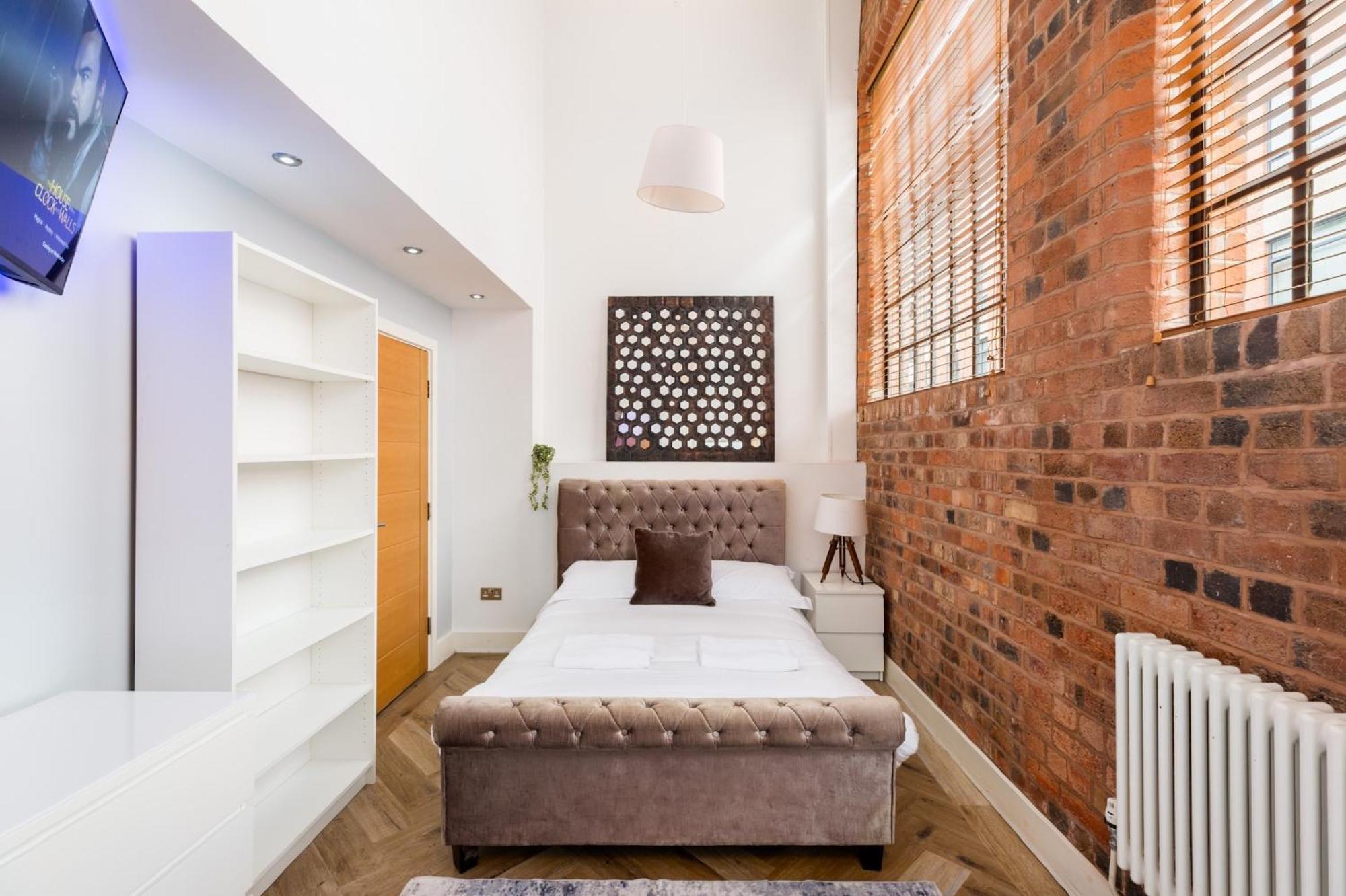 High End Luxury Townhouse In Jq, 4 Bedrooms, Flat Screen Tv In All Rooms, Free Parking, Near Birmingham City Centre Deposit Required Zewnętrze zdjęcie