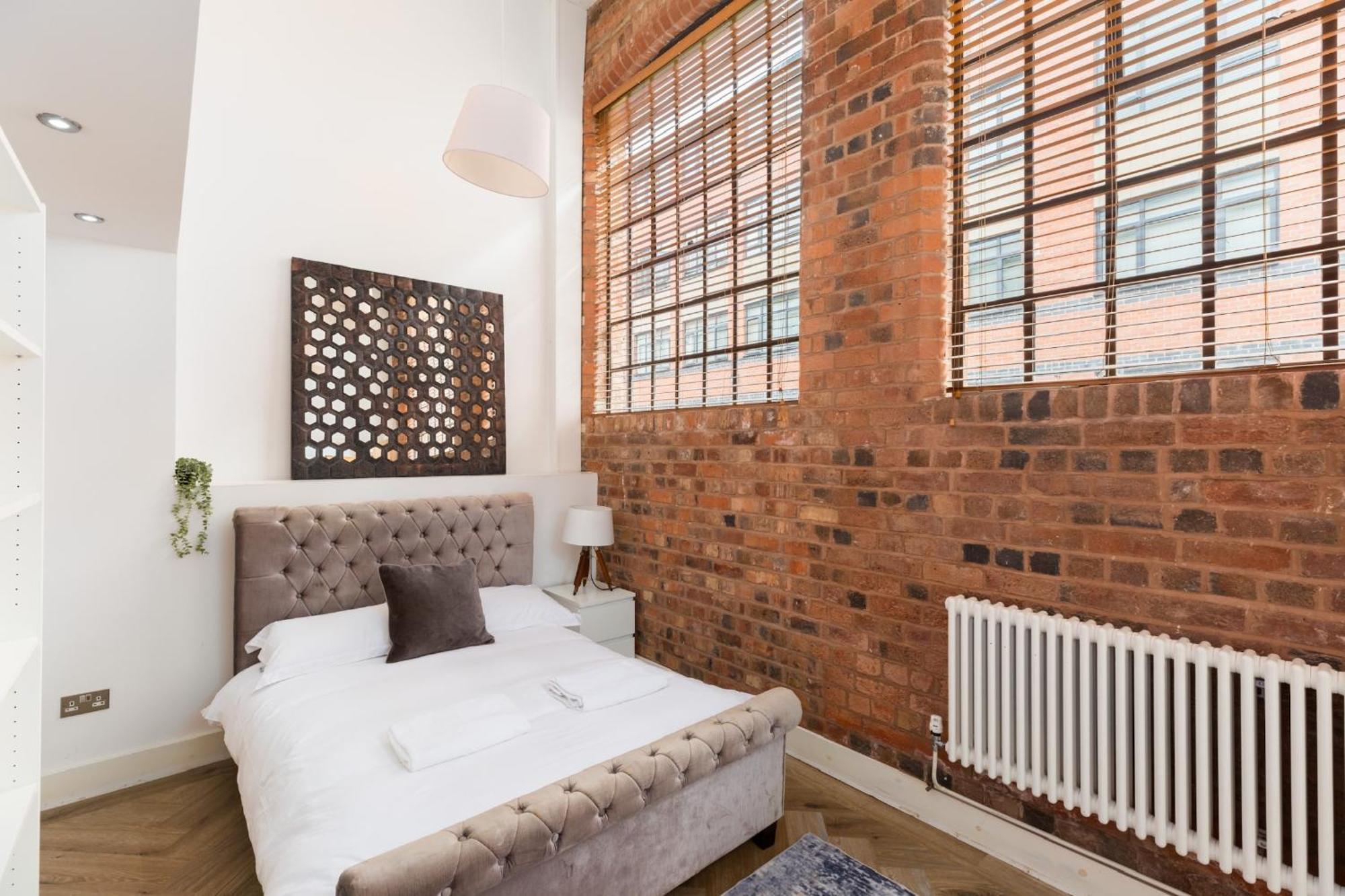 High End Luxury Townhouse In Jq, 4 Bedrooms, Flat Screen Tv In All Rooms, Free Parking, Near Birmingham City Centre Deposit Required Zewnętrze zdjęcie