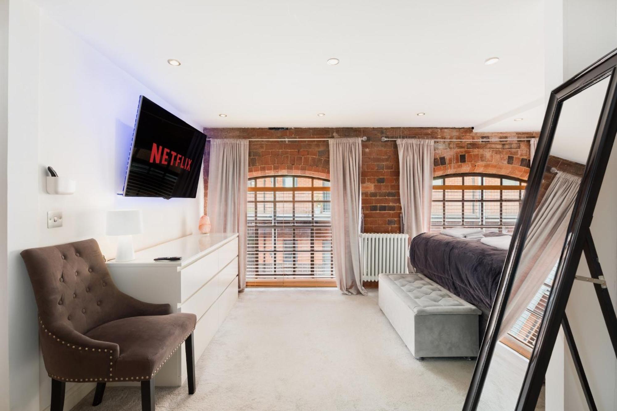 High End Luxury Townhouse In Jq, 4 Bedrooms, Flat Screen Tv In All Rooms, Free Parking, Near Birmingham City Centre Deposit Required Zewnętrze zdjęcie
