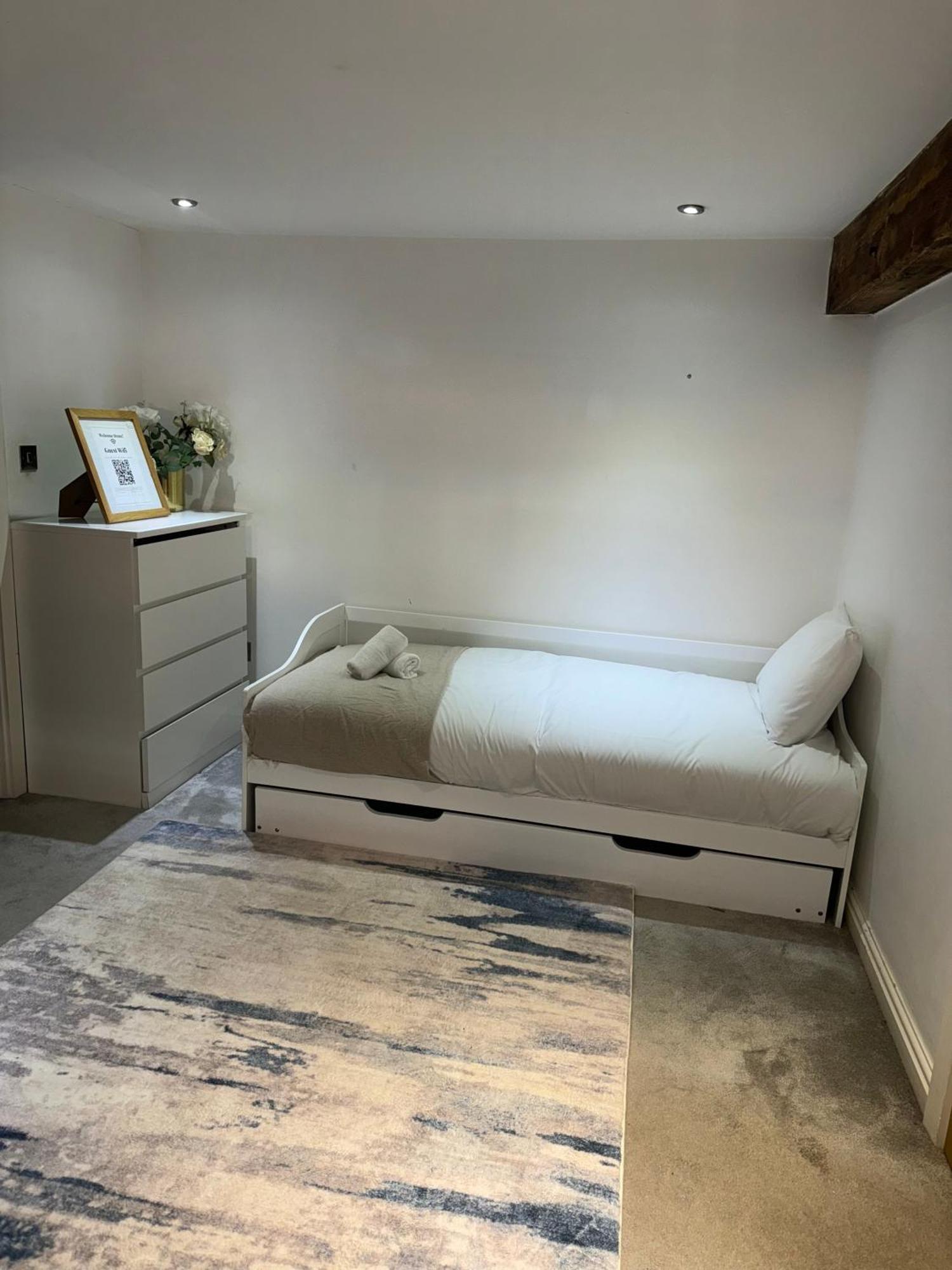 High End Luxury Townhouse In Jq, 4 Bedrooms, Flat Screen Tv In All Rooms, Free Parking, Near Birmingham City Centre Deposit Required Zewnętrze zdjęcie